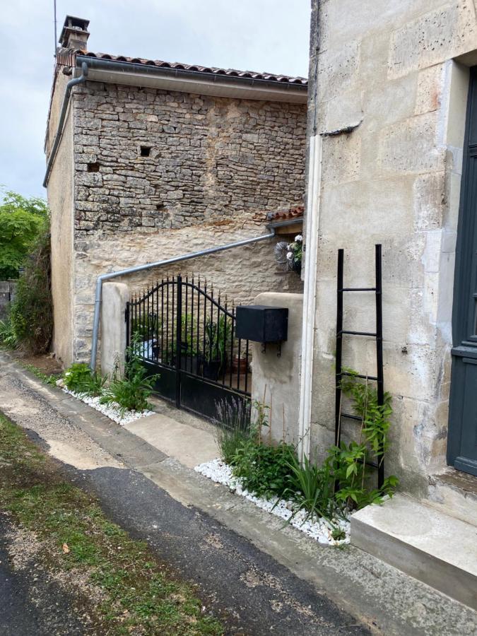 Villa La Cour Blanche Verteuil-sur-Charente Exterior foto